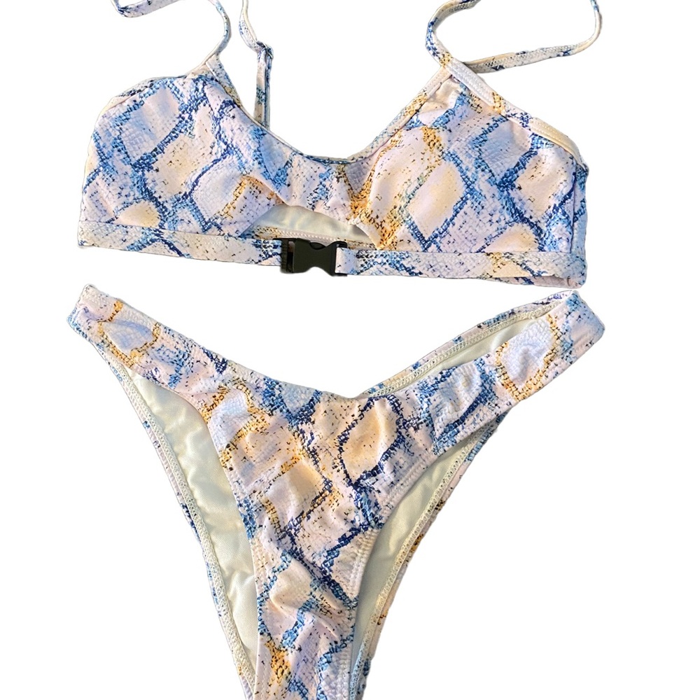 NWOT SHEIN Bikinis M